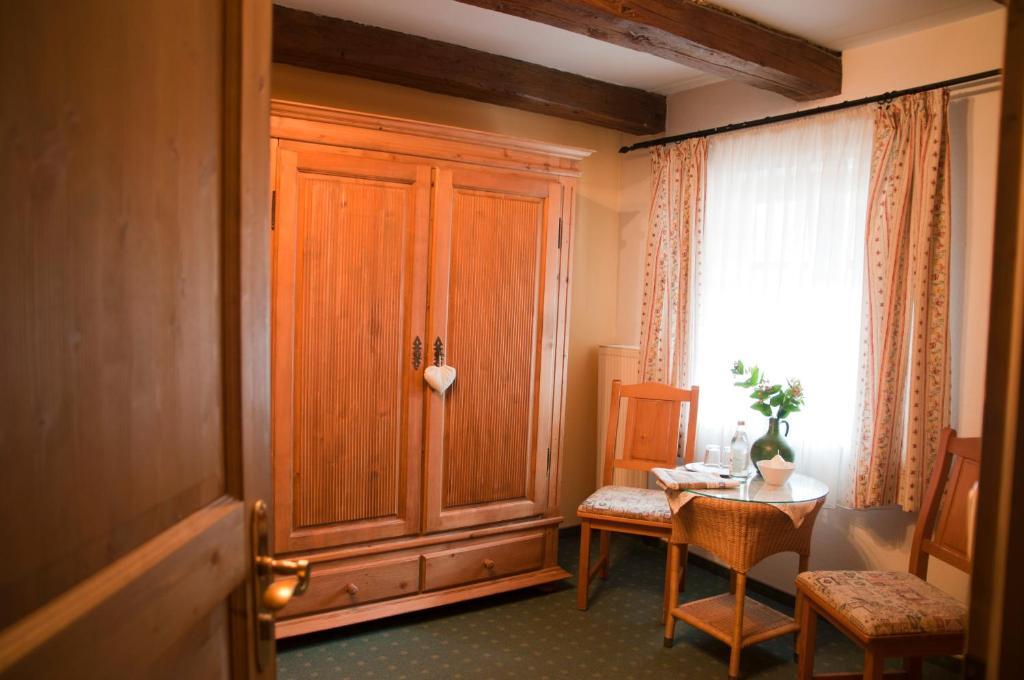 Hotel Schuberths Am Markt Buttenheim Bagian luar foto